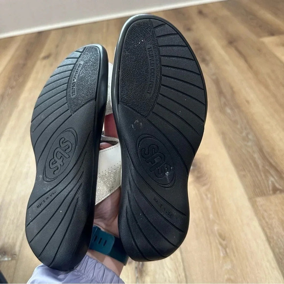 SAS Women's White & Silver Nudu Slide Leather Adjustable Strap Sandal Size 7 GUC - Picture 11 of 11